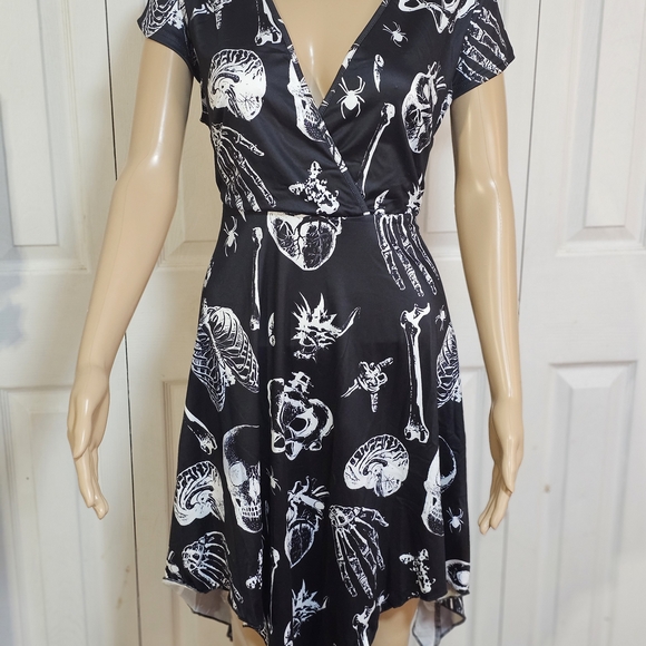 Hot Topic Black and White Gothic Print Midi Dress - Picture 2 of 6